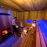 Aquacity Seasons Szálloda 4*