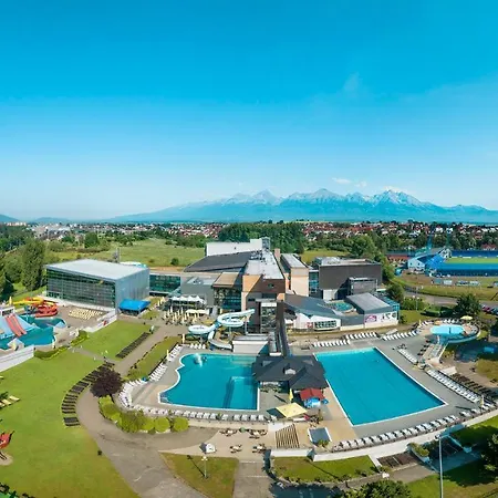 Aquacity Seasons فندق بوبراد
