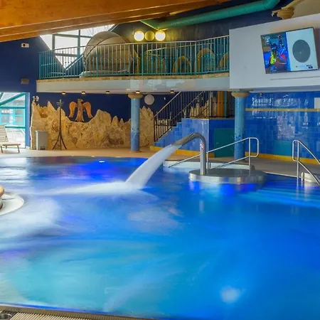 Hotel Aquacity Seasons 4*