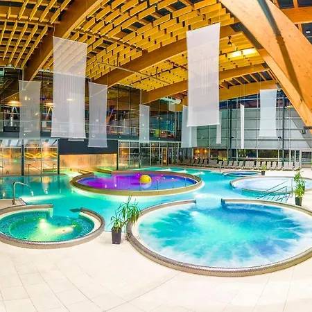 מלון Aquacity Seasons