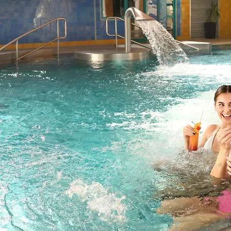 Hotel Aquacity Seasons 4*