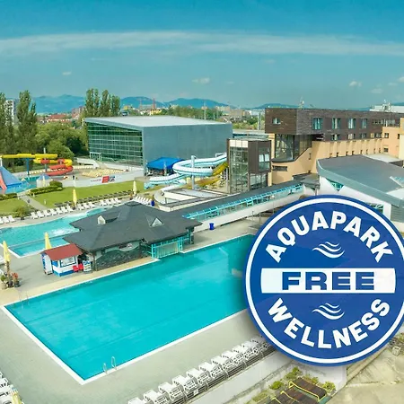 فندق Aquacity Seasons 4*