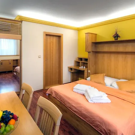 Aquacity Seasons Готель 4*