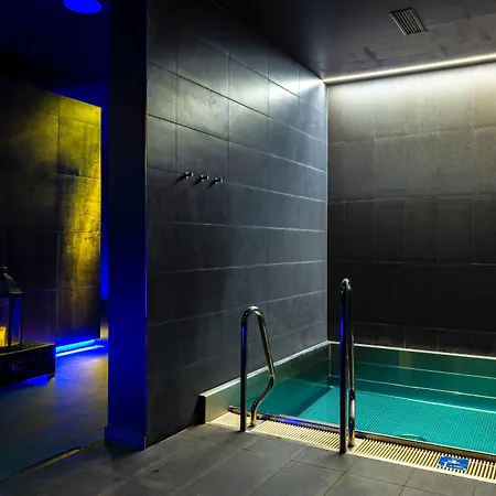 Aquacity Seasons Hotel 4*