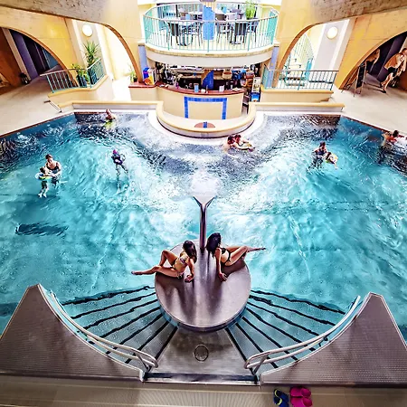 Aquacity Seasons 4*