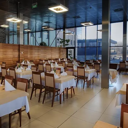 Hotel Aquacity Seasons 4*