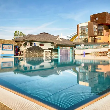 Aquacity Seasons Hotel 4*